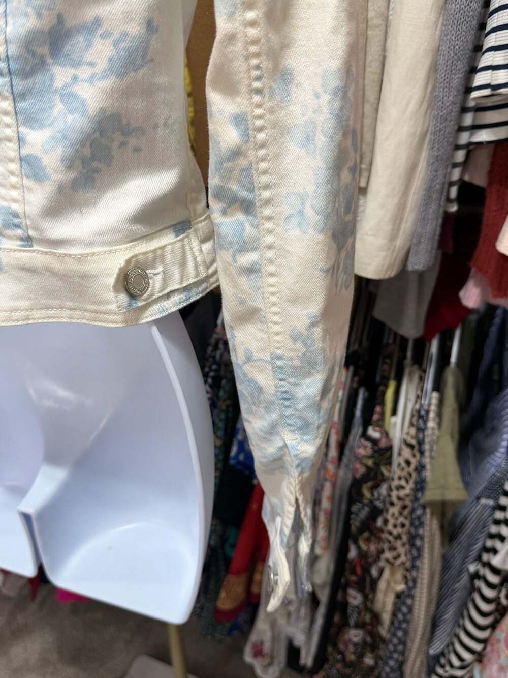 American Eagle Floral Denim Jacket Size Small - Picture 8 of 12